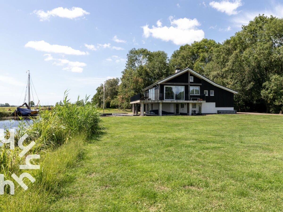 Villa Blokzijl Outdoor Recording 1