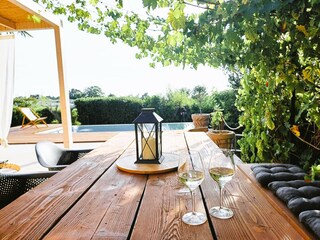Villa Tar Outdoor Recording 10
