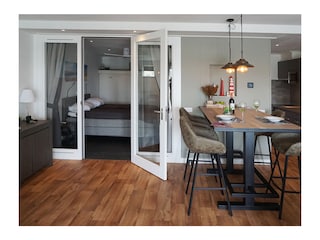 Schlafzimmer mit Doppelbett
