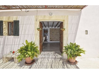 Cottage Inca Features 22