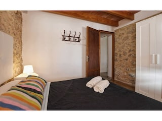 Cottage Inca Features 26