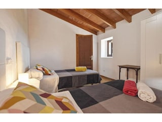 Cottage Inca Features 32