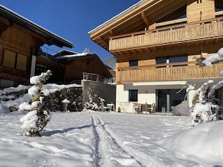 Zufahrt bis vor die Türe - bei genügend Schnee