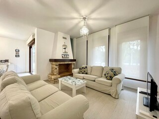 Villa Salobreña Features 22