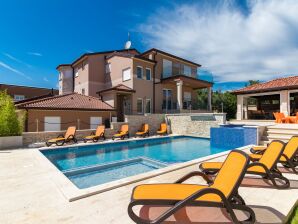 Villa in Pula mit Pool nahe Arena - Loborika - image1