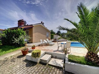 Appartement Ližnjan Buitenaudio-opname 1