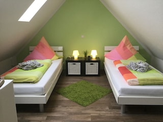 Schlafzimmer DG