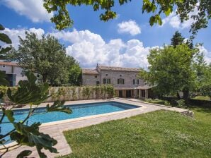 Holiday house Spacious Holiday Home in Svetvincenat with Pool - Rovinj Area - image1