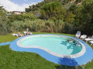 Holiday park Hübsche Ferienwohnung mit Gemeinschaftspool in Lerici - Lerici - image1