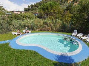 Holiday park Hübsche Ferienwohnung mit Gemeinschaftspool in Lerici - Lerici - image1