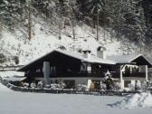 Haus Sebastian im Winterkleid