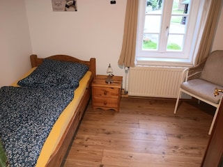 kleine Schlafzimmer im Erdgeschoss