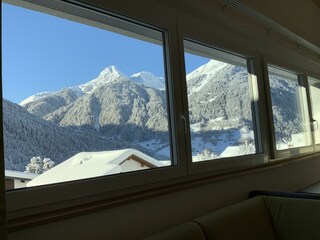 5090B8DF-13CE-4738-ADE7-64D06924C461