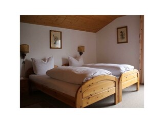 WG A Schlafz 1 BilWohnung A Schlafzimmer 1 Bild 3