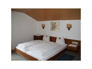 Wohnung A Schlafzimmer 2 Bild 1 (2)