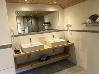 Badezimmer OG