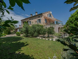 Villa Monsampietro Morico Buitenaudio-opname 5