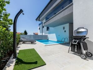 Holiday apartment II. mit privatem Pool - Krk (Town) - image1