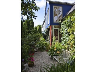 Eingangsbereich mit Garten