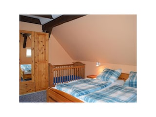 Schlafzimmer 1