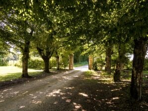 Holiday park Heritage cottage in Chaleix with garden - La Coquille - image1