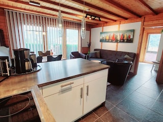 Küche und Wohnbereich