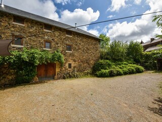 Farmhouse Terrou Outdoor Recording 2