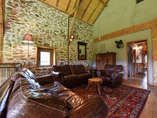 Farmhouse Terrou Features 20