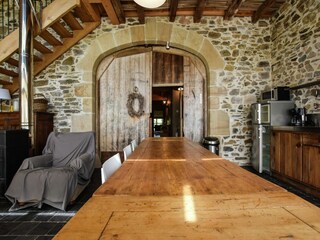 Farmhouse Terrou Features 23