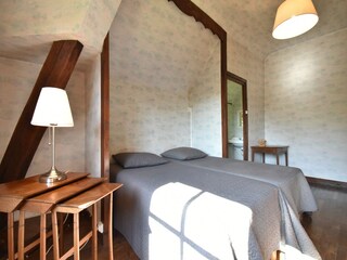Cottage Grives Features 25