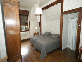 Cottage Grives Features 26