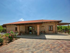 Farmhouse Bauernhaus mit großem Garten in Limbadi - Joppolo - image1