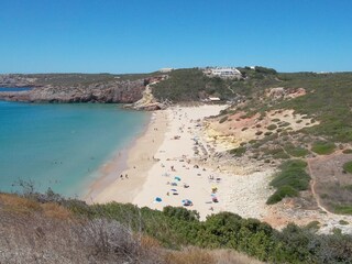 Dieser Strand ist ca. 1,8 km entfernt