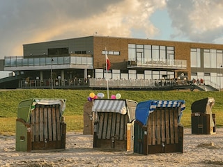 Schwimmbad und Restaurant “Heewen”