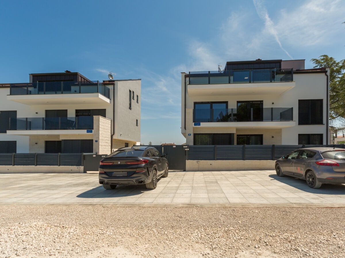 Villas mit Parkplatz privat