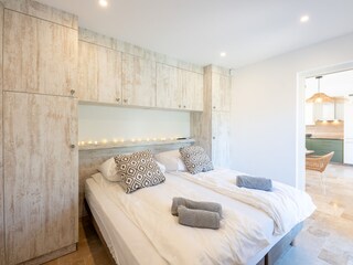 Schlafzimmer (2) mit Bad en suite