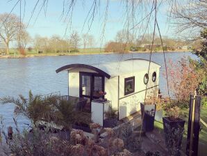 Holiday park Einzigartiges Hausboot auf einem See - Lathum - image1