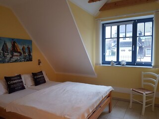 Schlafzimmer  mit Doppelbett