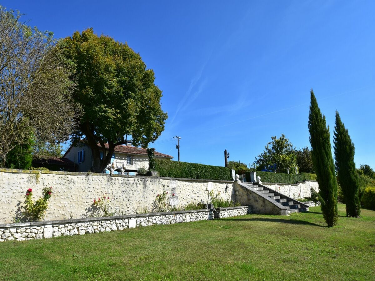 Ferienhaus Lusignac Außenaufnahme 4