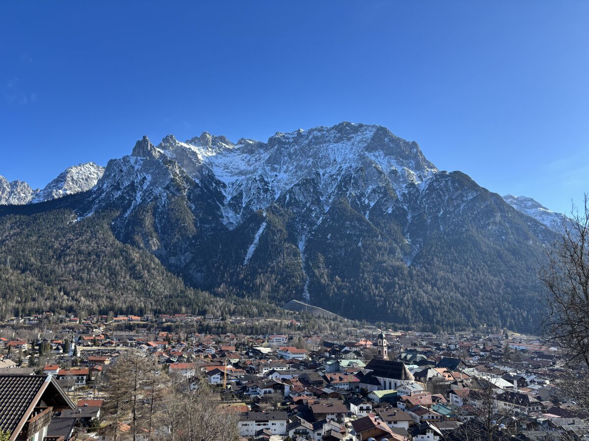 Mittenwald mit Karwendel