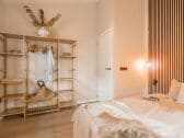 Mamooi Julianadorp - bedroom II with kingsize bed