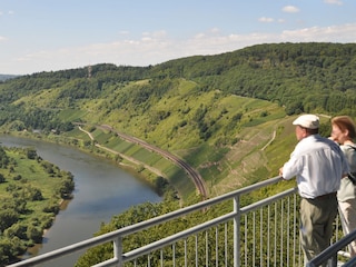 Blick vom Aussichtsturm Prinzenkopf ins Moseltal