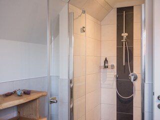 Badezimmer II mit Dusche