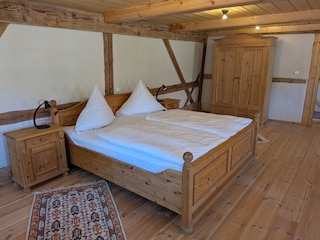 Großes Schlafzimmer 1 Doppelbett 180x200cm