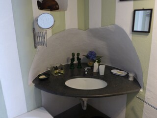 Bathroom corner with Bathtub