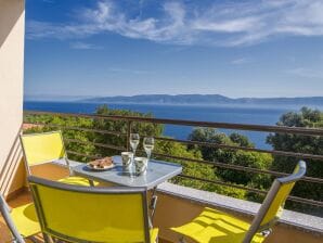 ROXANNE accogliente terrazza con vista sul mare a 300 metri dalla spiaggia