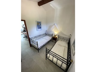 Schlafzimmer 4