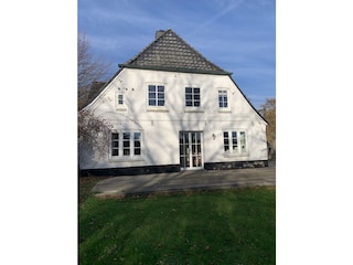 Terrasse vor dem Wohnzimmer