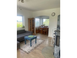 Wohnraum mit Esstisch