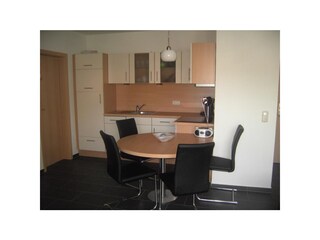 Fewo 29 "Ferienwohnung mit Balkon" - Ostseebad Rerik - Küchenzeile mit Esstisch
